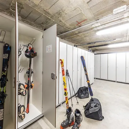 Trainera Konukevi 2*