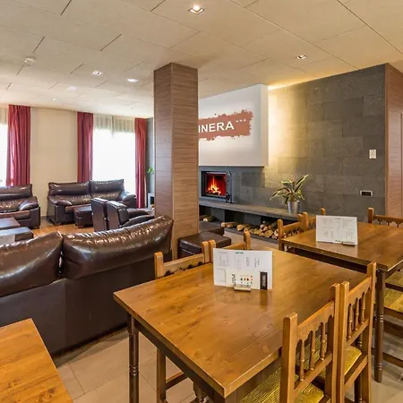 Trainera Konukevi 2*