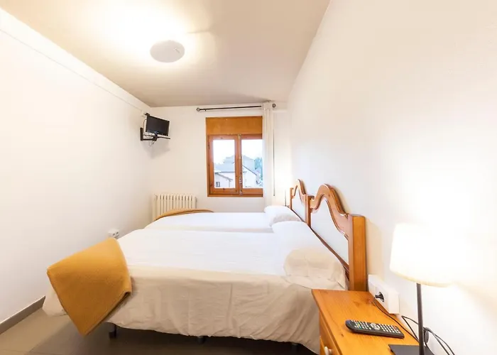 Trainera エステリ・ダネウ